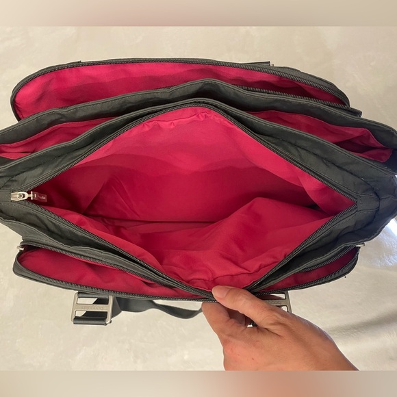Baggallini 18” Dark Grey/Pink Interior Travel Tote Bag - Picture 10 of 13
